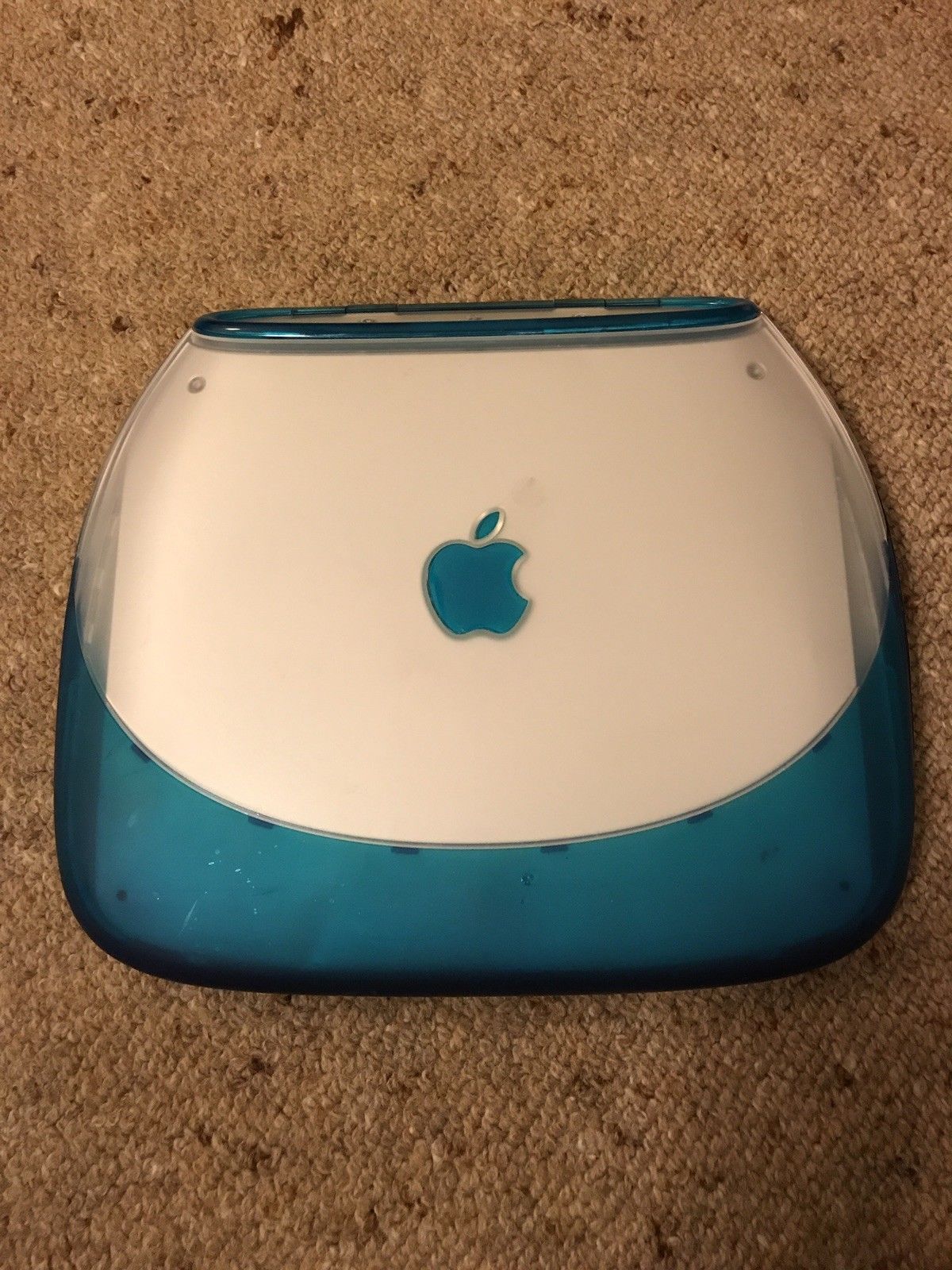 apple-ibook-clamshell-laptop-in-teal-working-retro-computer.jpg